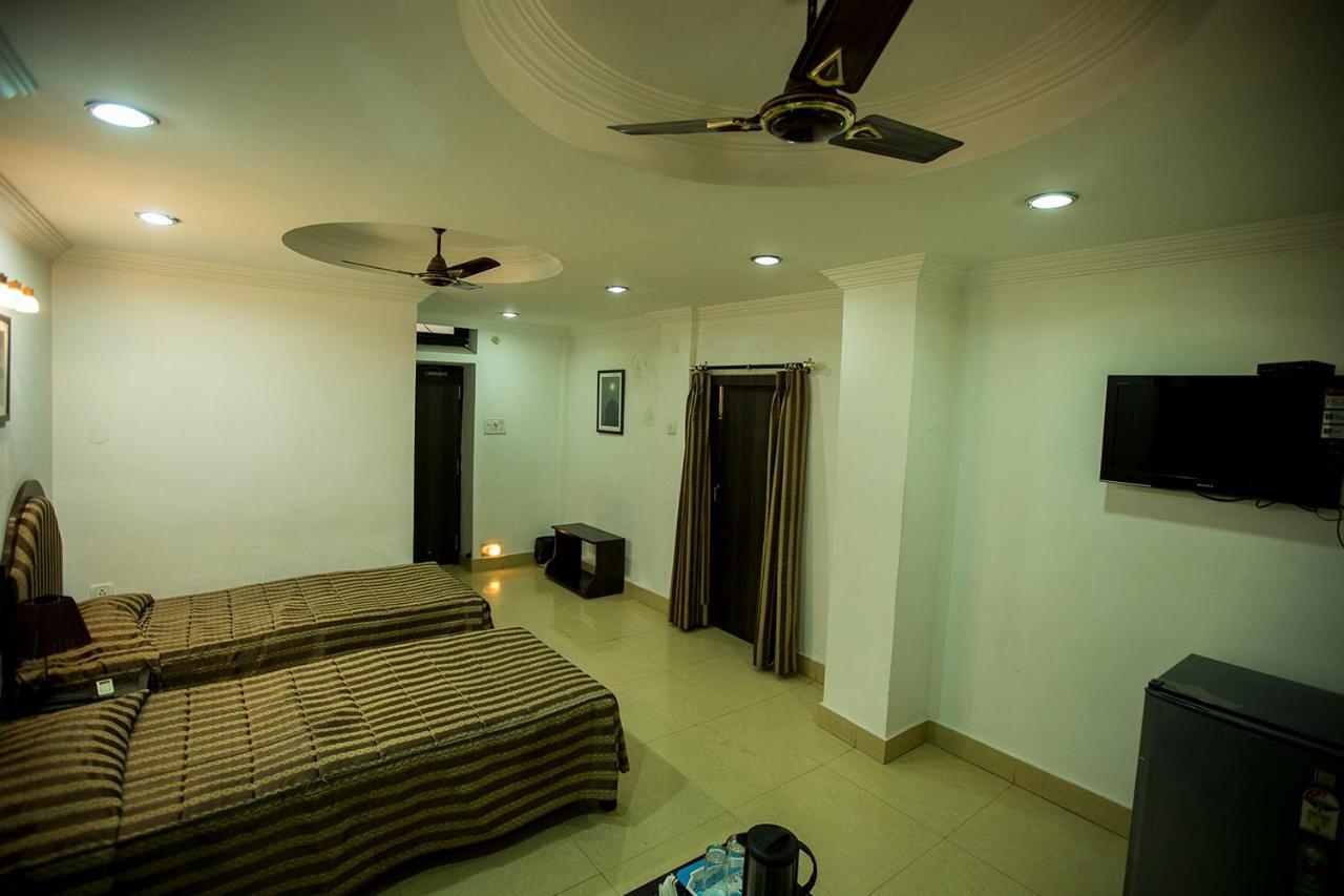 Deep Hotel ลัคเนา ภายนอก รูปภาพ