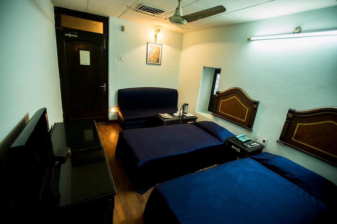 Deep Hotel ลัคเนา ภายนอก รูปภาพ
