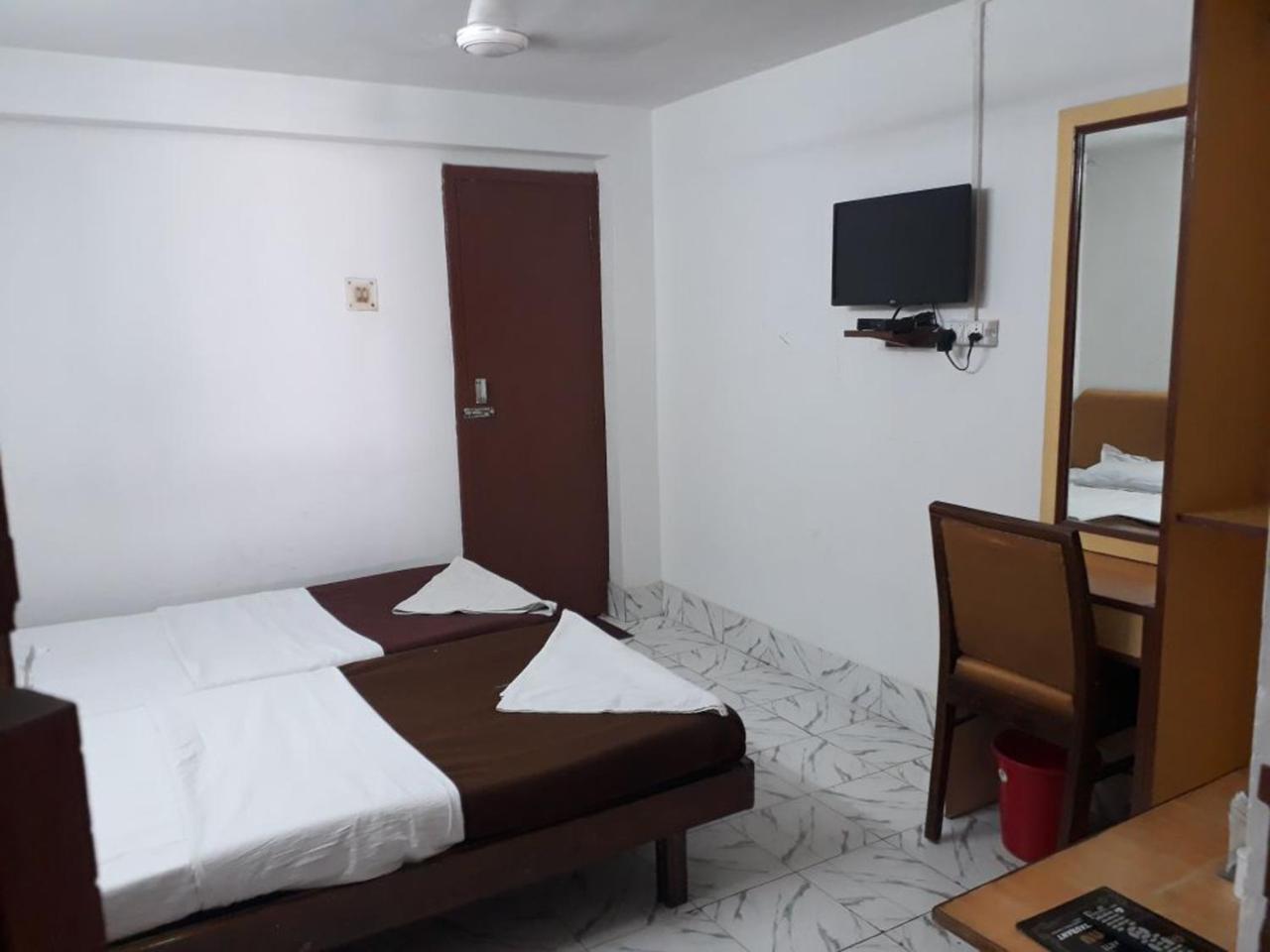 Deep Hotel ลัคเนา ภายนอก รูปภาพ
